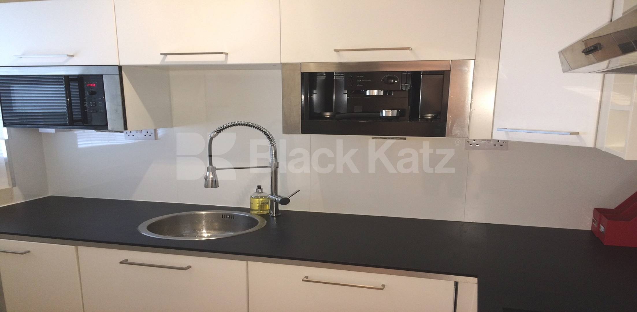 			UNDER OFFER , 1 Bedroom, 1 bath, 1 reception Apartment			 County Street, SE1 